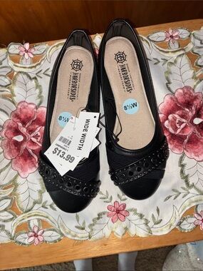 Harborside Black Wide-Width Studded Ballet Flats - Women's 8½W